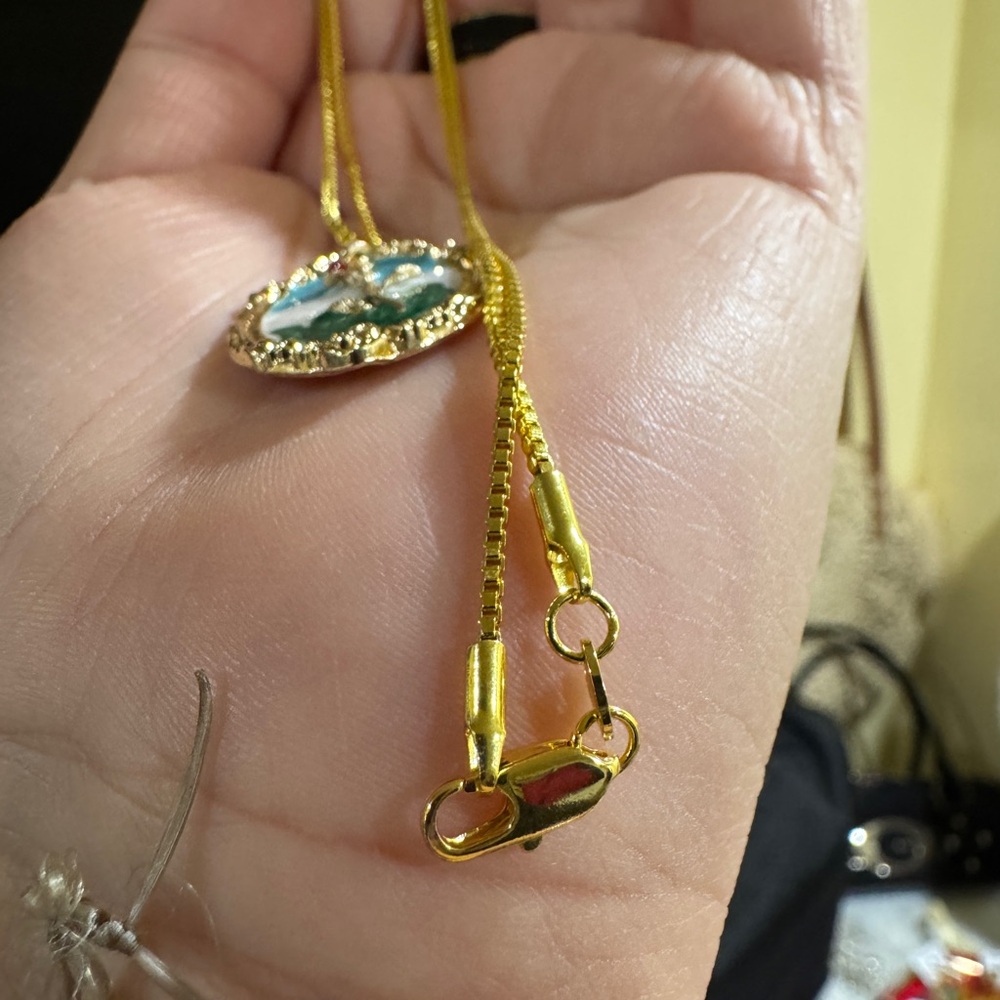 Gold plated Gold and Green Pendant Necklace - Picture 4 of 7